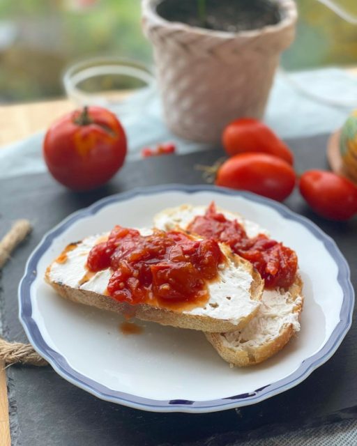 Toast with cream cheese and tomato jam